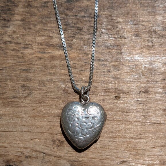 Antique Sterling Silver Etched Heart Locket With Inscription - Picture 1 of 8